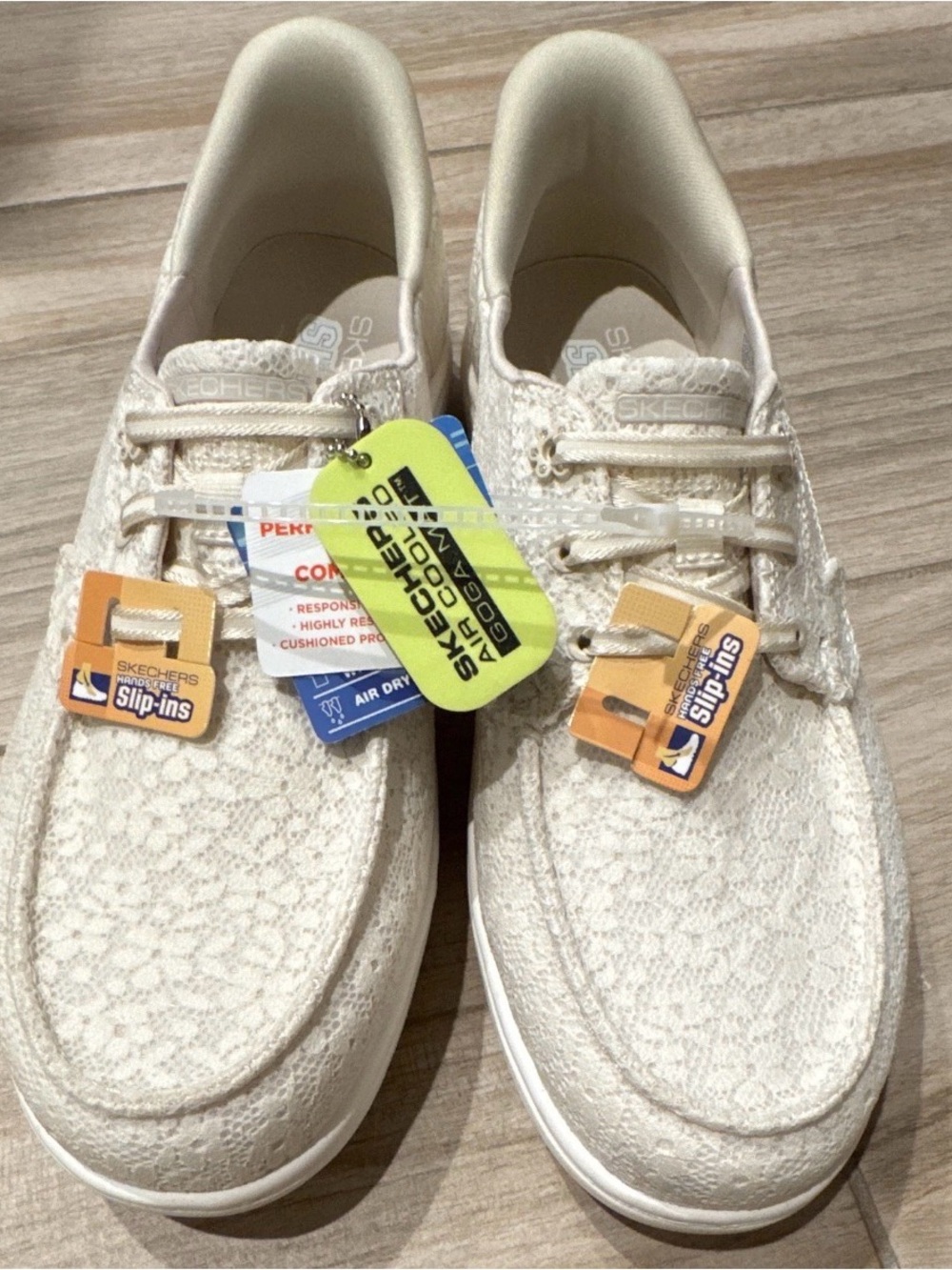 Women’s 12 SKECHERS Slip-ins Hands Free Slip Resistant  Beige Lace-Up